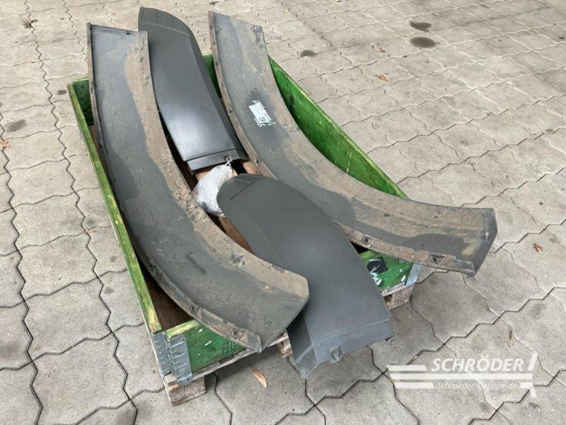 Fendt 800ER KOTFLÜGELVERBREITERUNG HINTEN