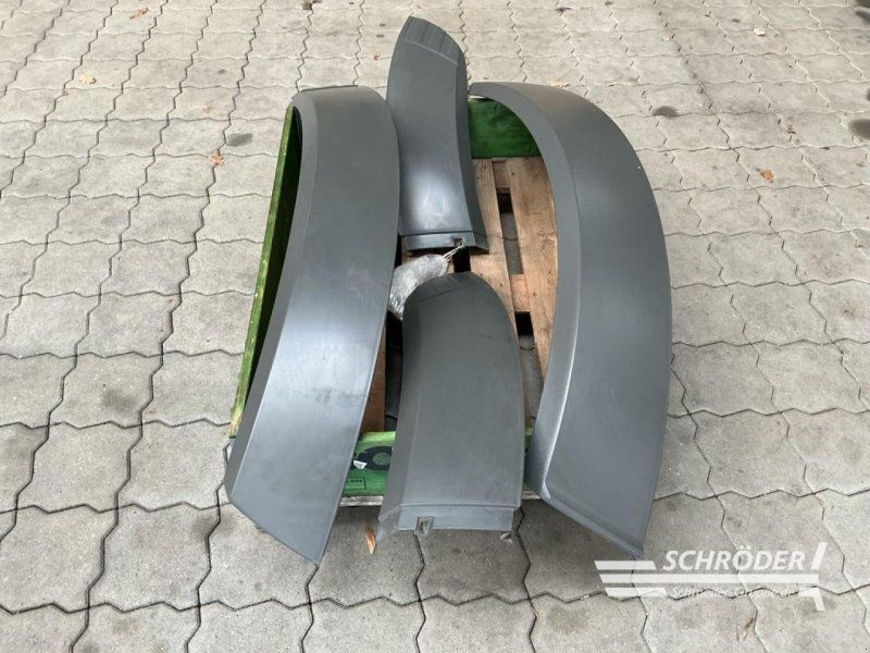 Fendt 800ER KOTFLÜGELVERBREITERUNG HINTEN