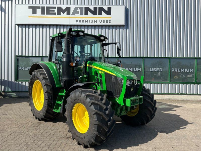 John Deere 6120M
