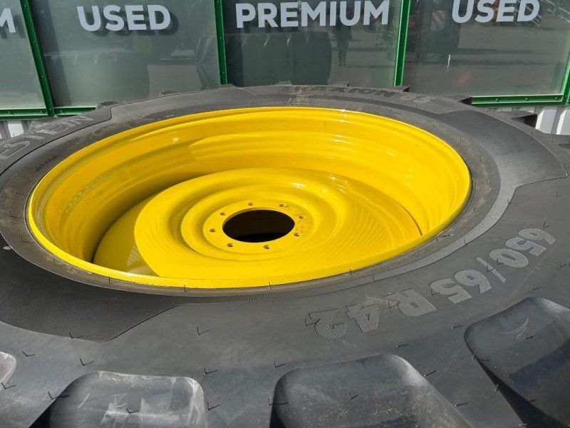 Vredestein 650/65R42 + 600/65R28 Kompletträder