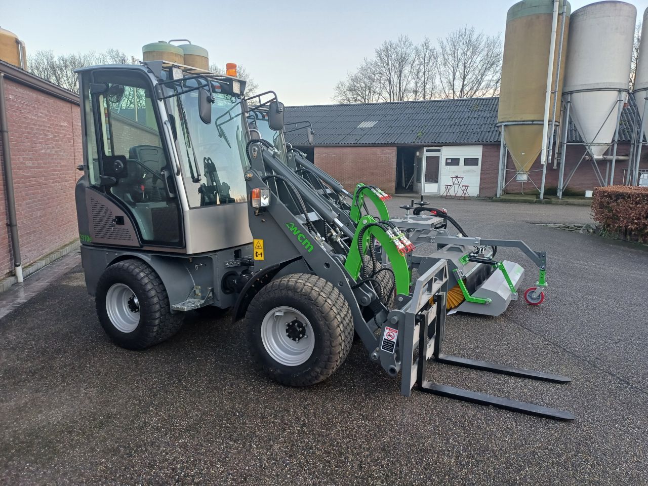 WCM L2310E elektrische minishovel shovel