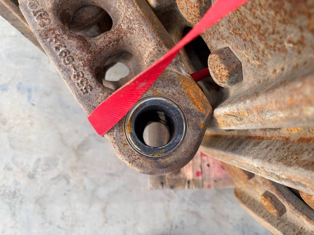 CAT 349E / 352F - 600mm