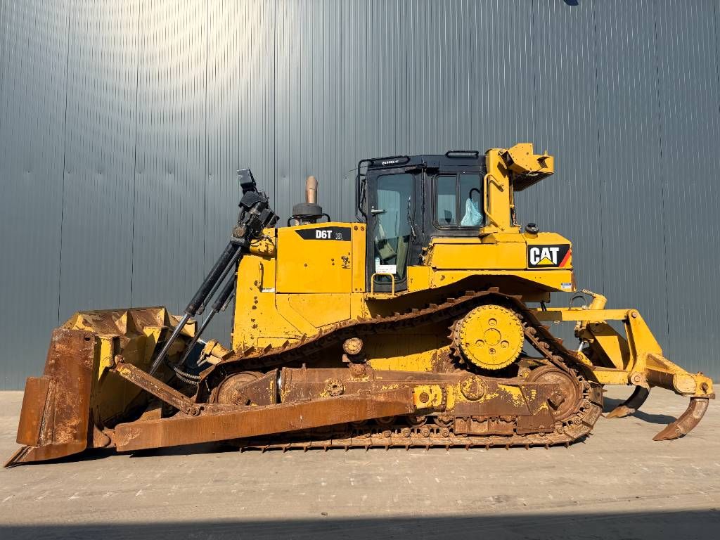 CAT D6T XL