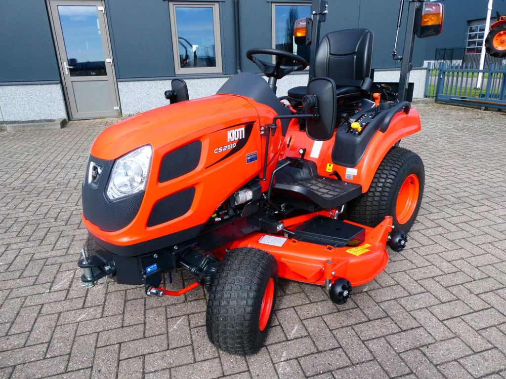 Kioti CS2510 4wd HST / 0001 Draaiuren / Middenmaaidek