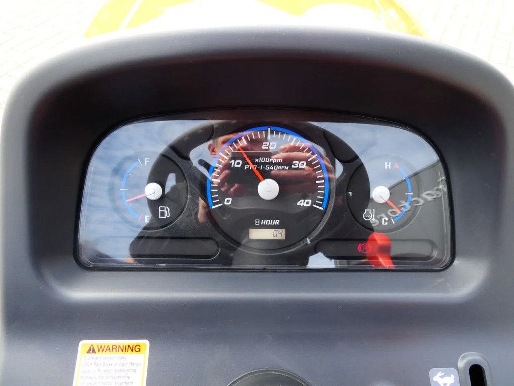 Kioti CS2510 4wd HST / 0001 Draaiuren / Middenmaaidek