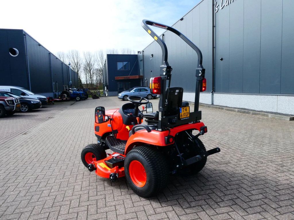 Kioti CS2510 4wd HST / 0001 Draaiuren / Middenmaaidek