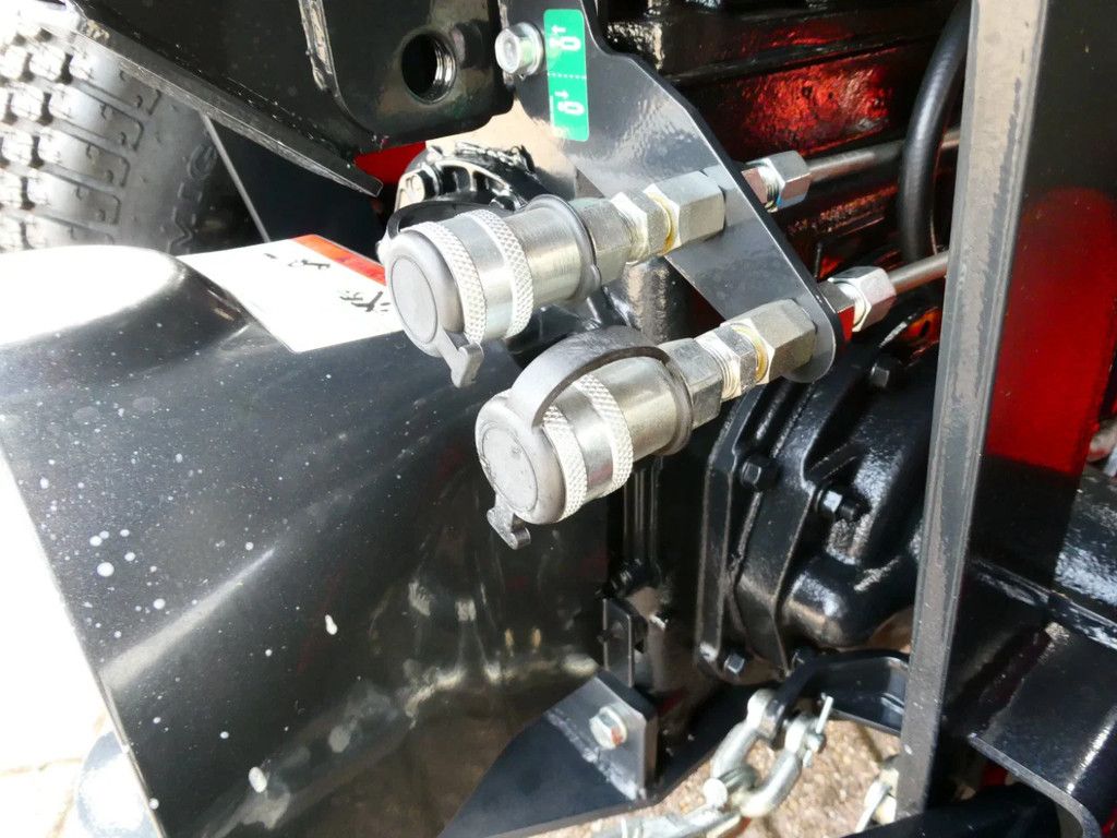 Kioti CS2510 4wd HST / 0001 Draaiuren / Middenmaaidek