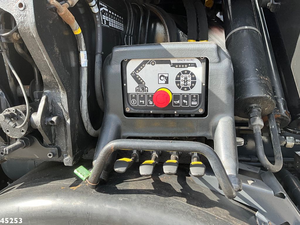 Mercedes-Benz Arocs 3253 8x4 Hiab 105 Tonmeter laadkraan