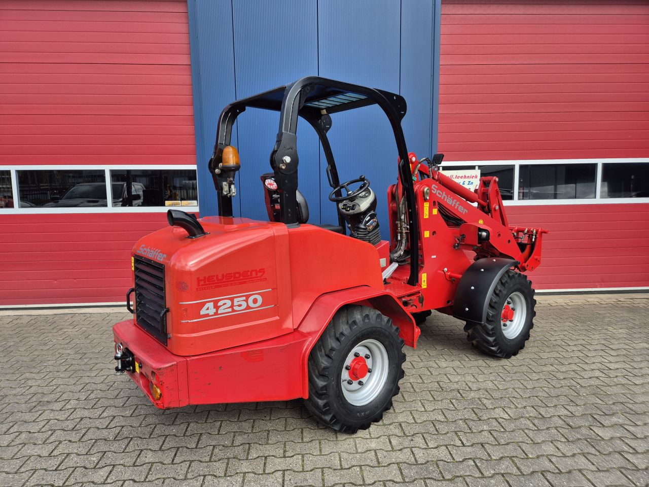SCHAFFER 4250 SHOVEL MET KUBOTA 50 PK BOUWJAAR 2013