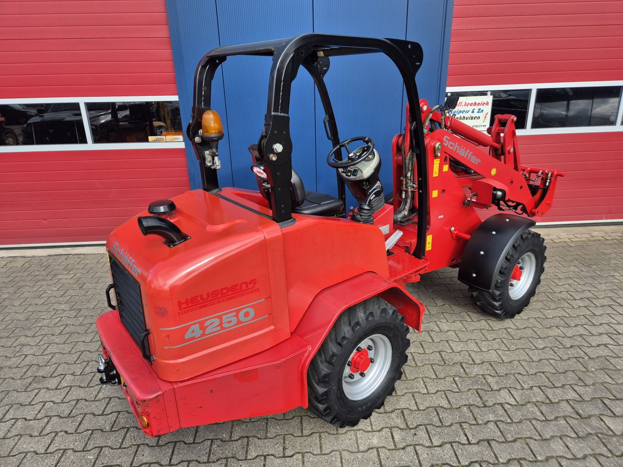SCHAFFER 4250 SHOVEL MET KUBOTA 50 PK BOUWJAAR 2013