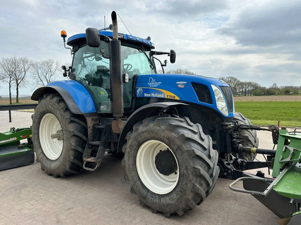 New Holland T7030