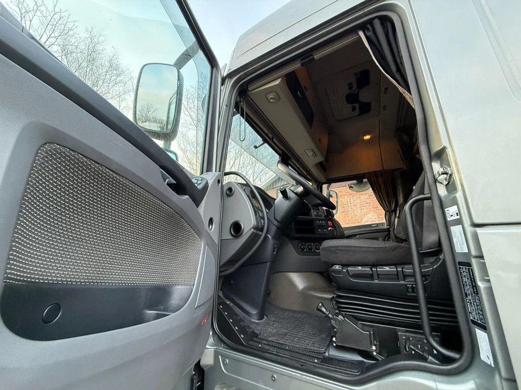 DAF XF 440 4X2 Space Cab Hydraulic NL Truck