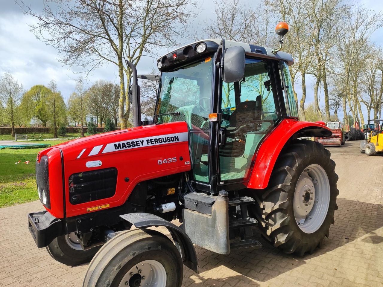 Prachtige Massey Ferguson 5435 met weinig uren