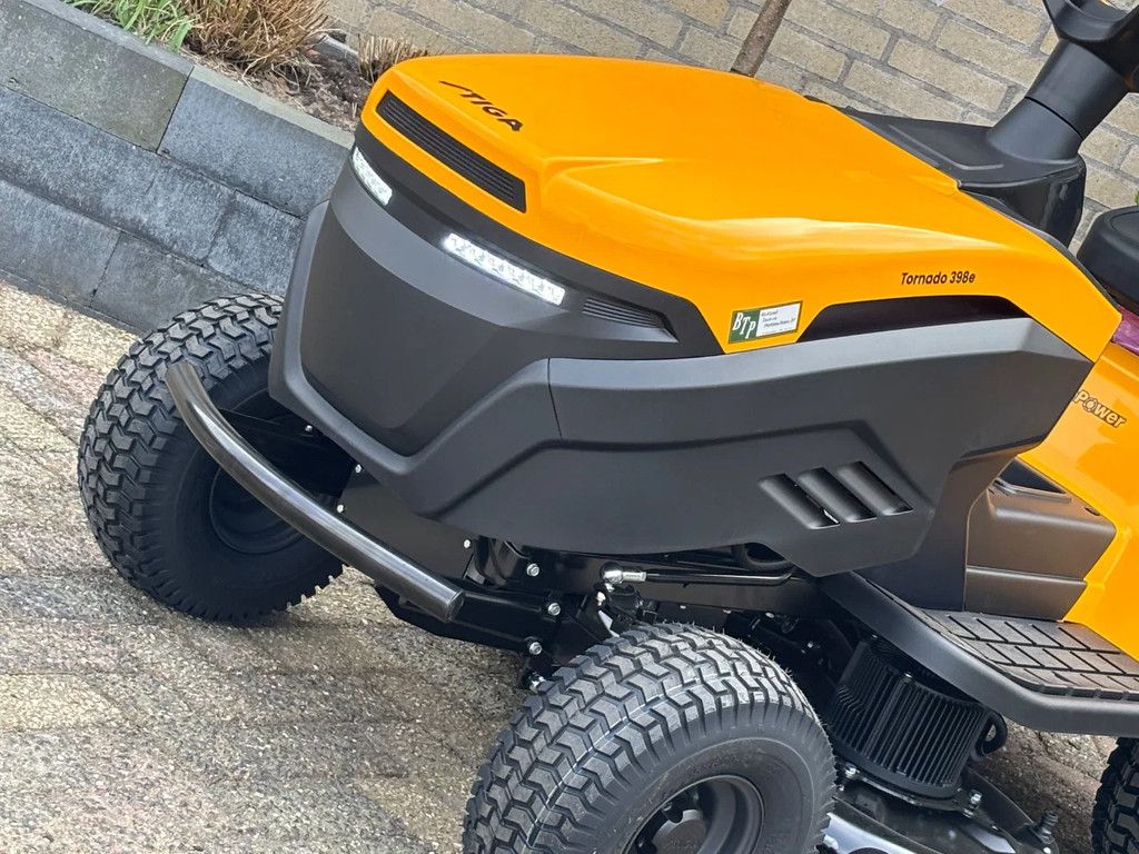 Stiga elektrische accu zitmaaier 398e mulch en zij-uitworp