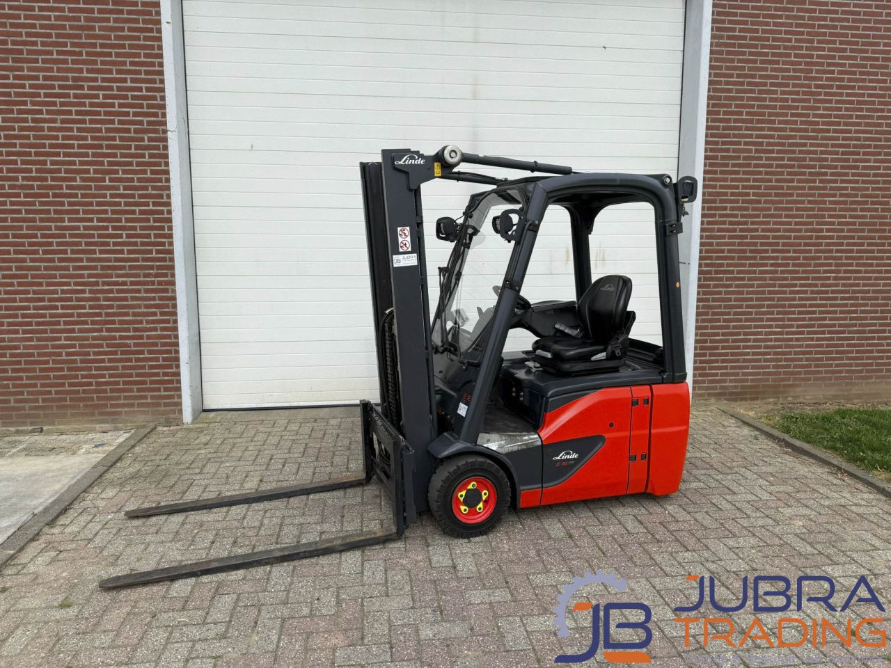 Linde E16C-02 Elektro-Gabelstapler | 2017 | 1201Std | 1,6T | 3,1