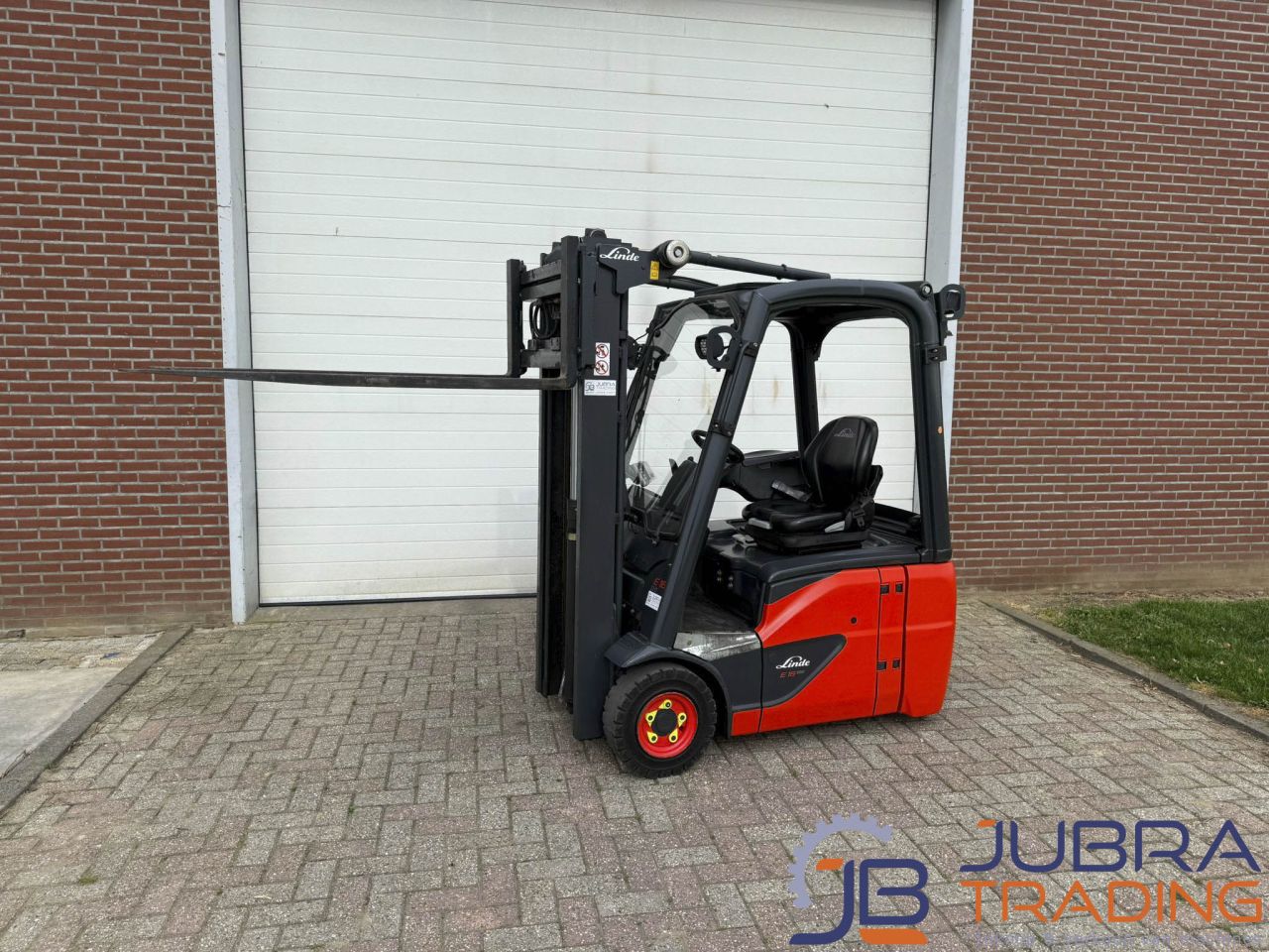 Linde E16C-02 Elektro-Gabelstapler | 2017 | 1201Std | 1,6T | 3,1