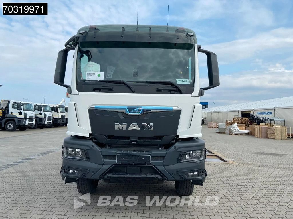 MAN TGS TGS 35.440 8X4 NEW! 14m3 3-side tipper Steel suspension Big-Axle Euro 6