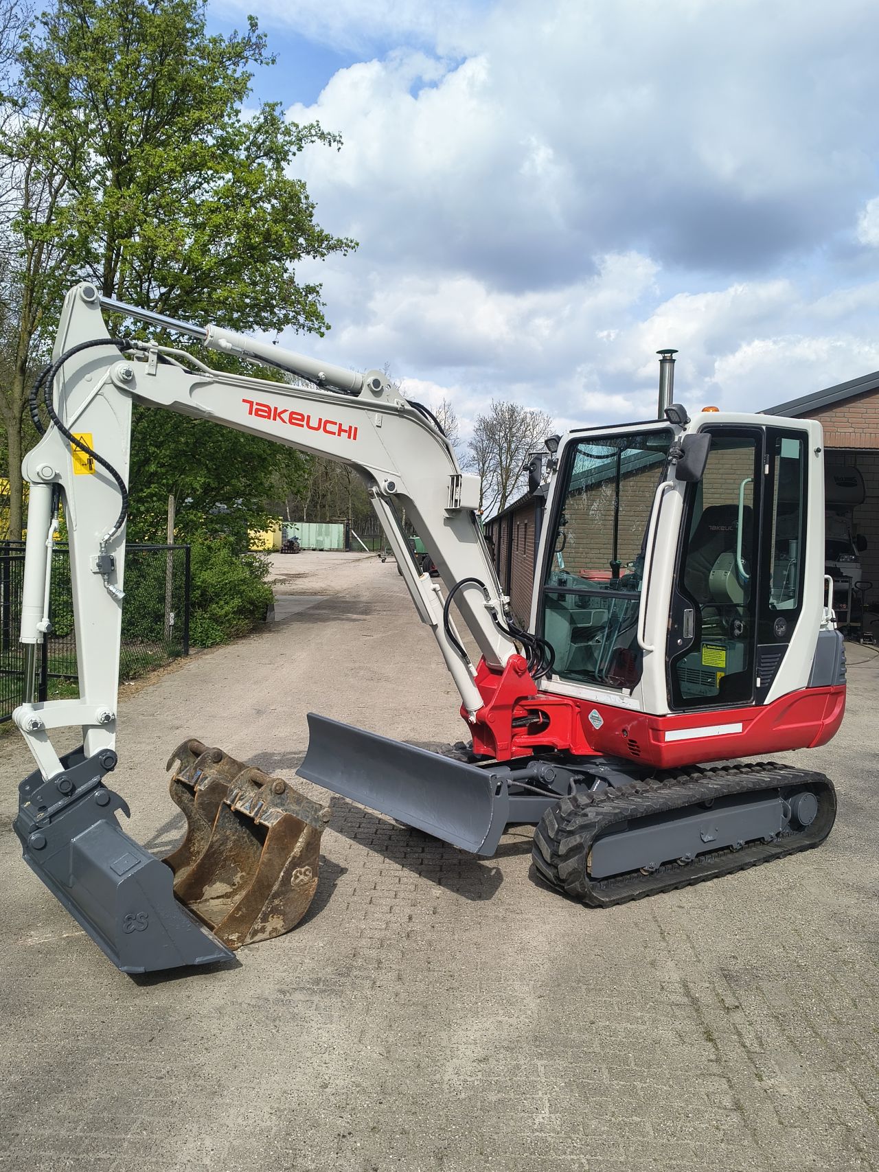 Takeuchi tb 235 2018 3.5 ton minigraver