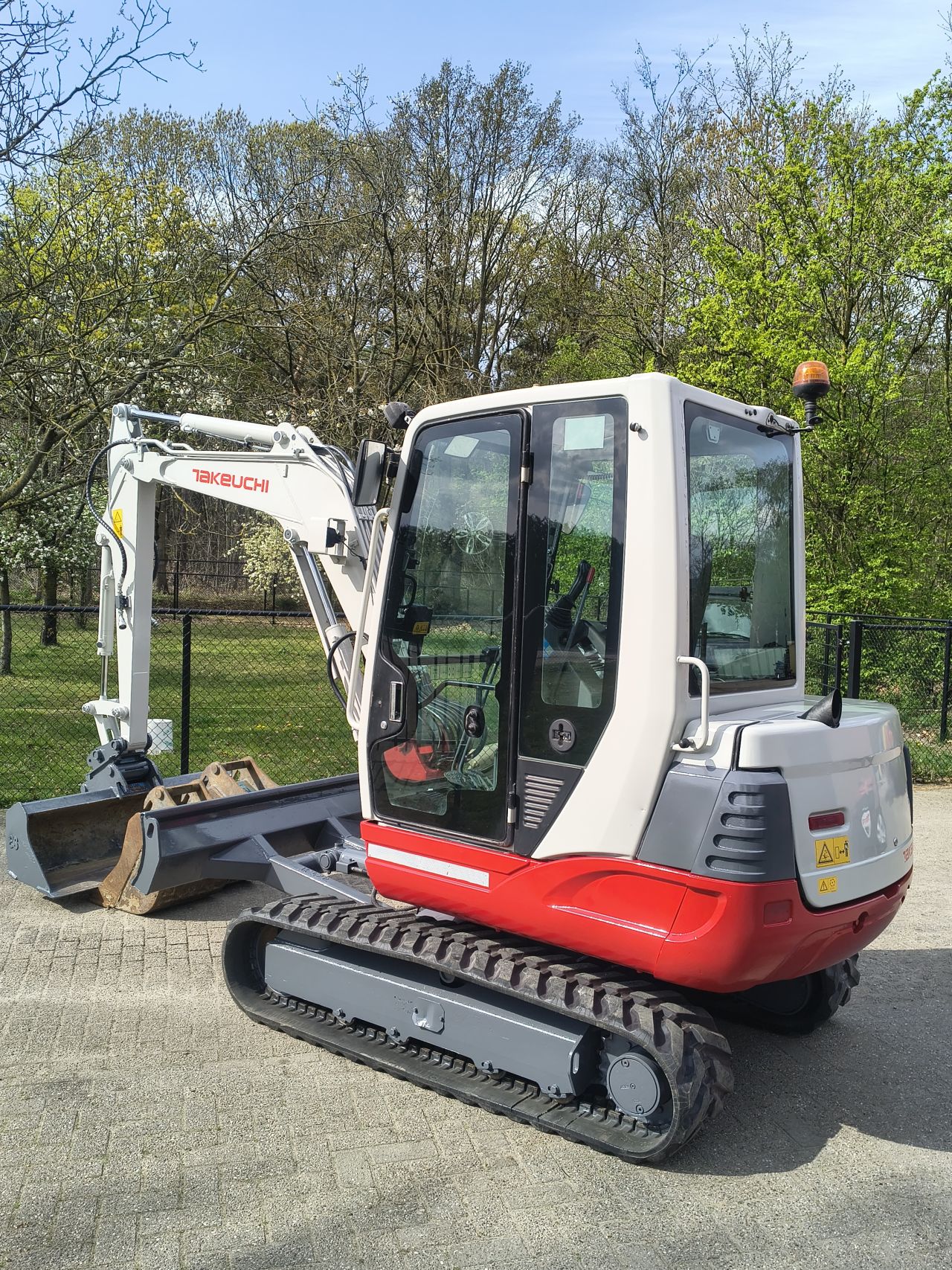 Takeuchi tb 235 2018 3.5 ton minigraver