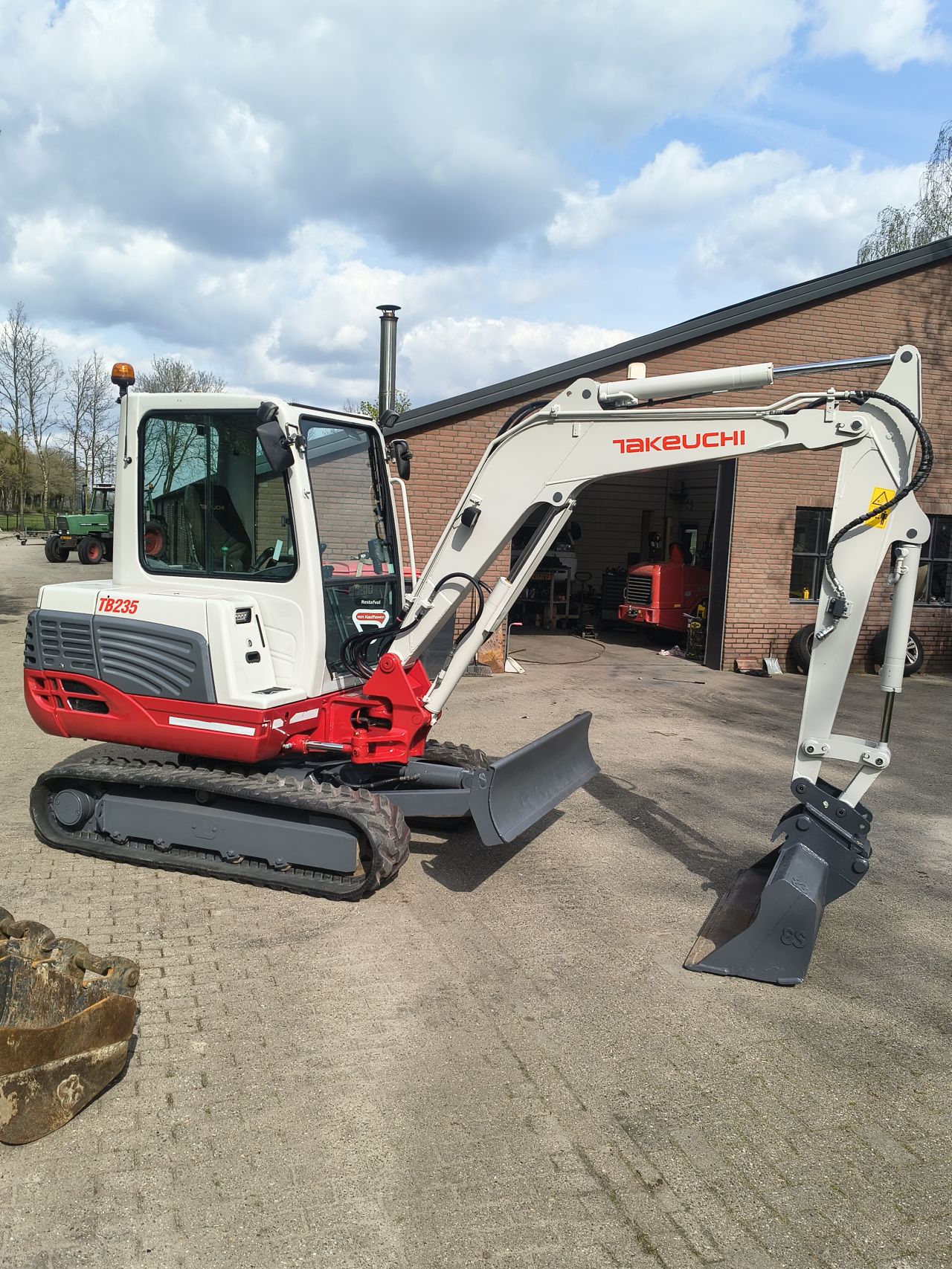 Takeuchi tb 235 2018 3.5 ton minigraver