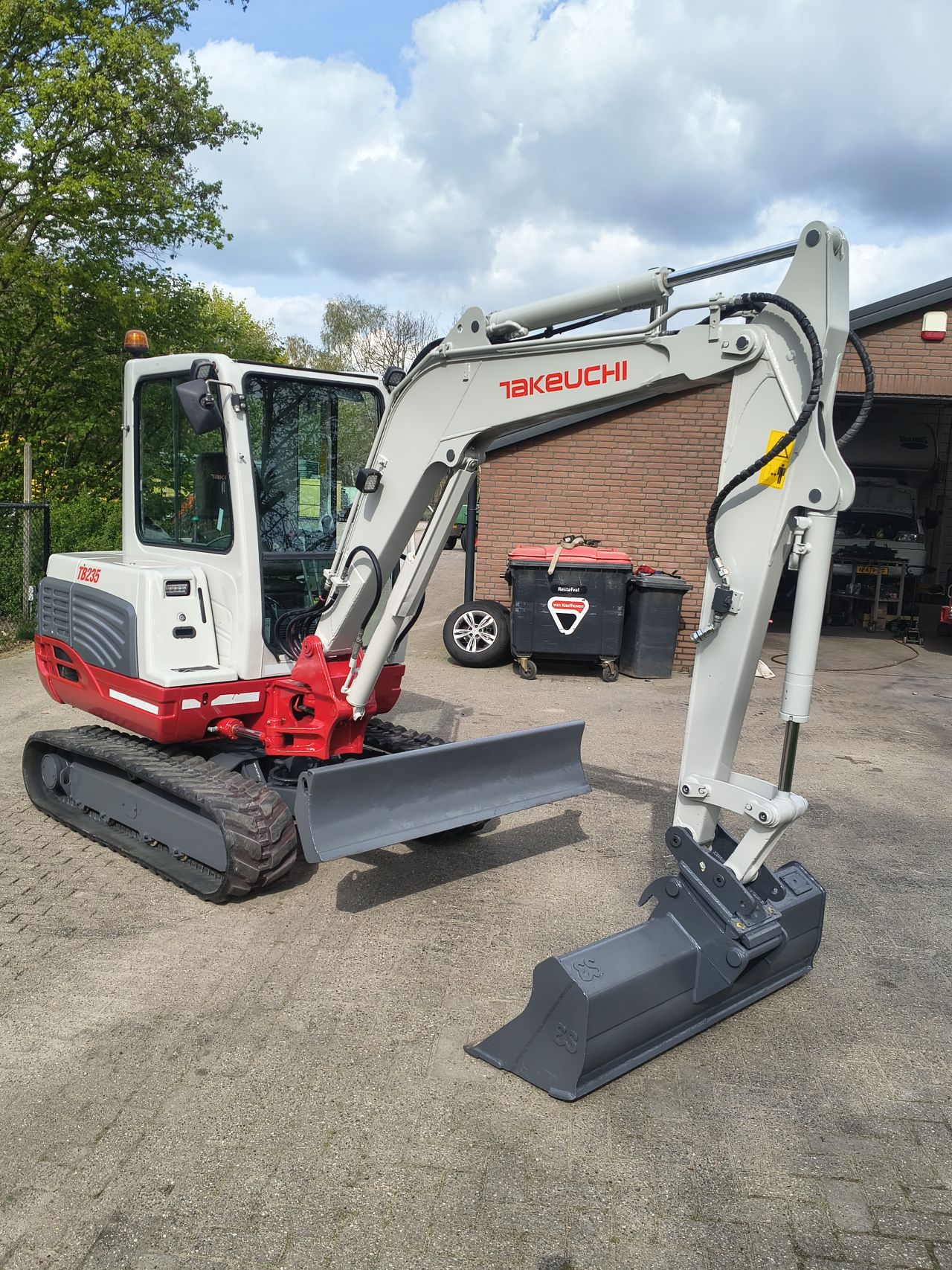 Takeuchi tb 235 2018 3.5 ton minigraver