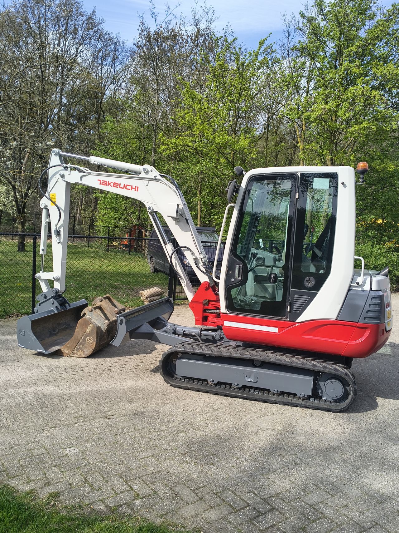 Takeuchi tb 235 2018 3.5 ton minigraver