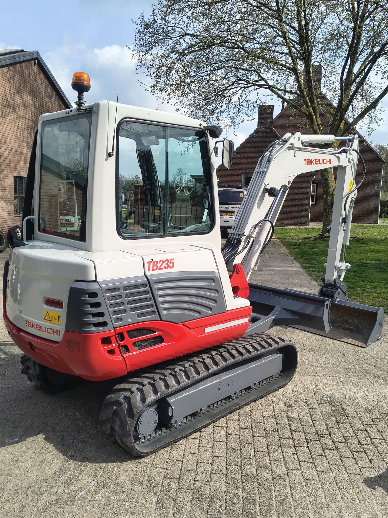 Takeuchi tb 235 2018 3.5 ton minigraver