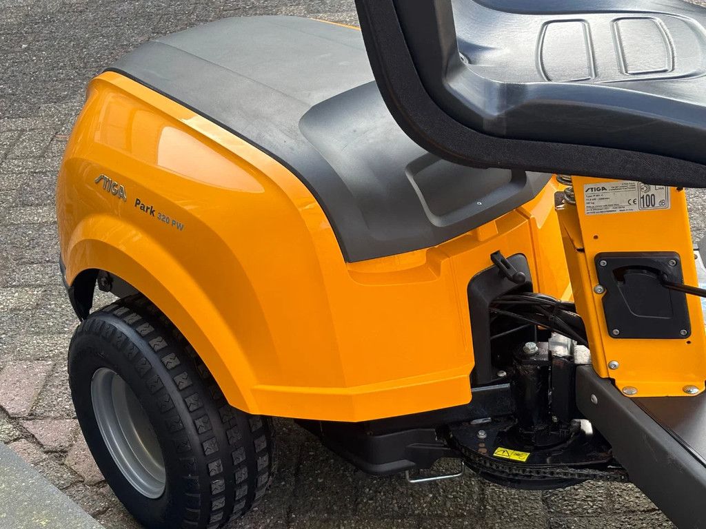 Stiga Gebruikte frontmaaier 2 cil. met stuurbekr. 95cm