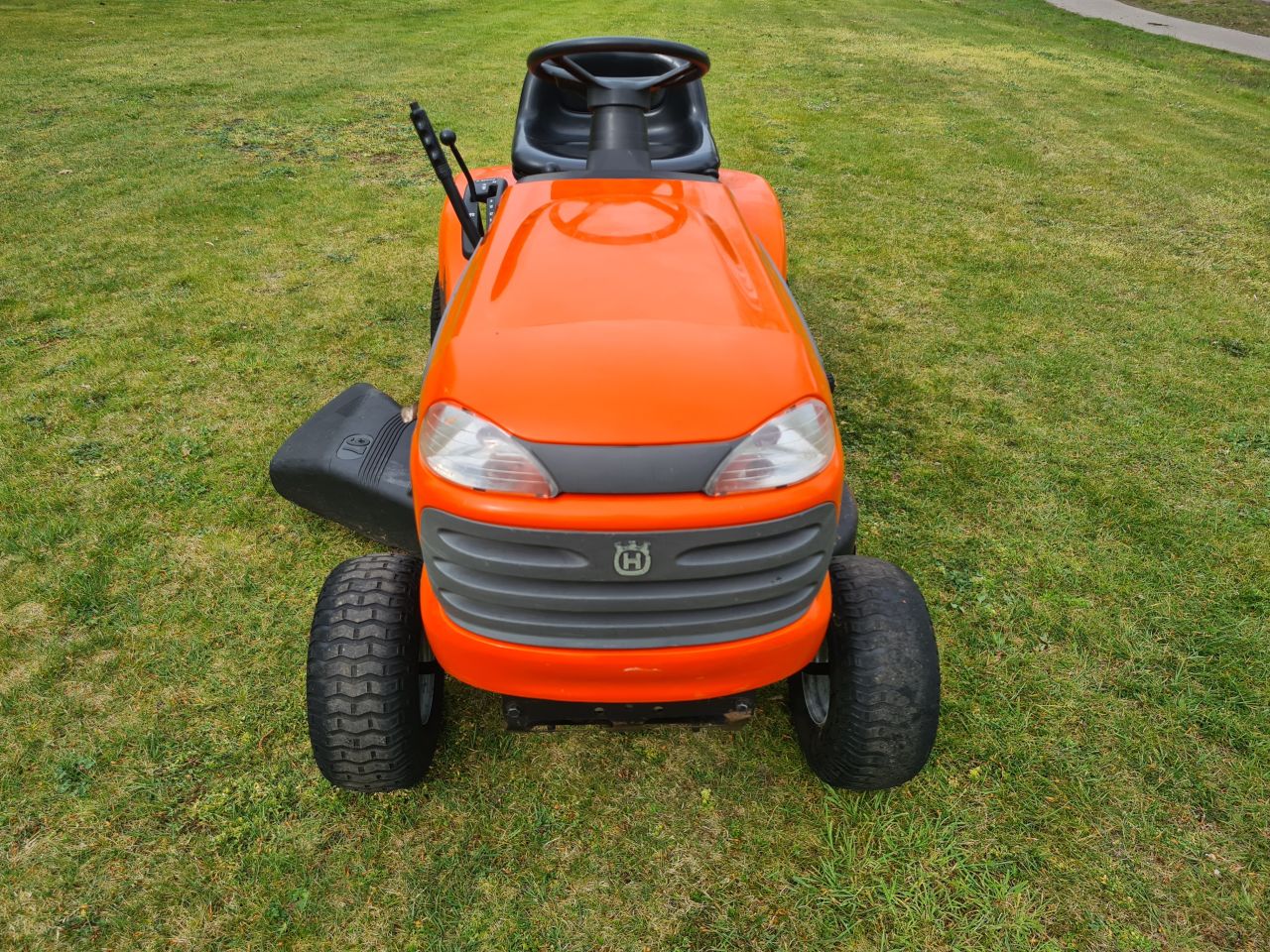 Husqvarna LT131 zitmaaier zijlosser.