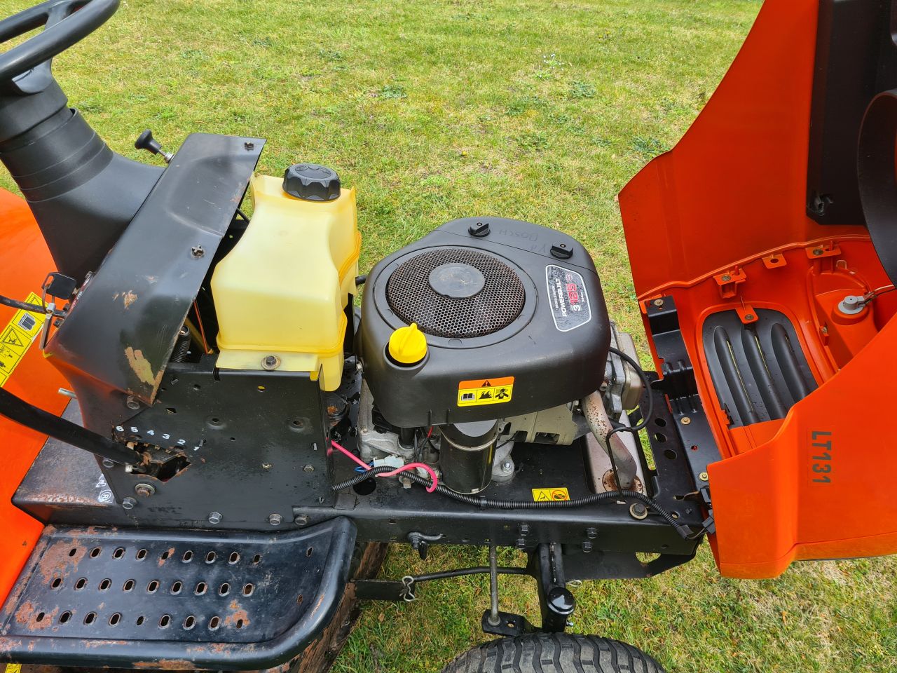 Husqvarna LT131 zitmaaier zijlosser.