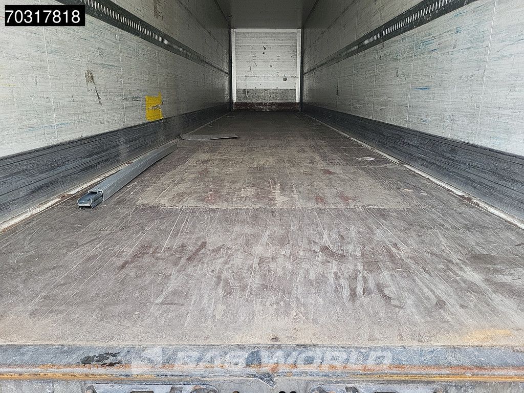 Schmitz SKO24 3 Achsen Tailgate APK 09-26 2x Lift Axle