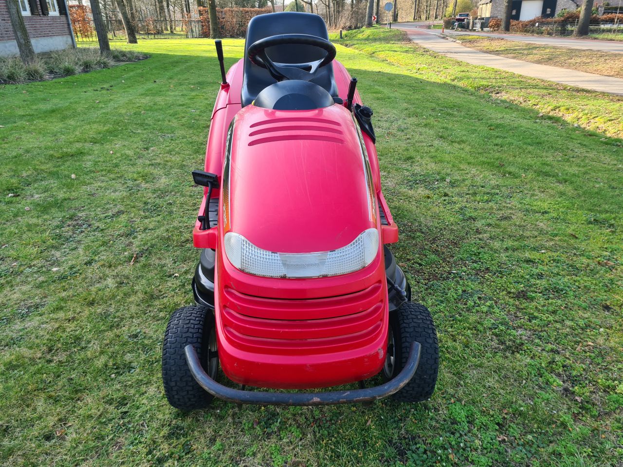 Honda HF 2315 zitmaaier met opvangbak.