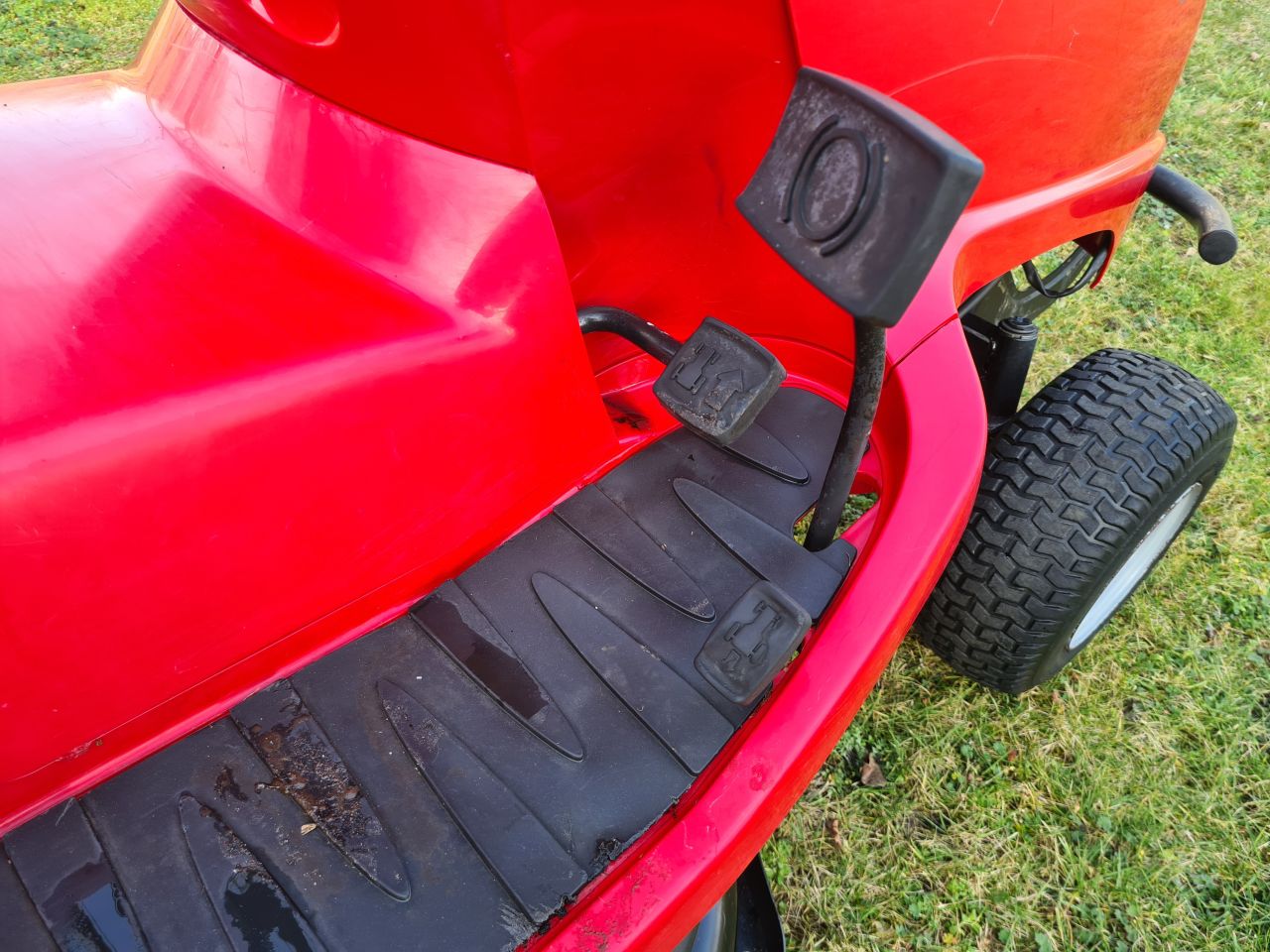 Honda HF 2315 zitmaaier met opvangbak.