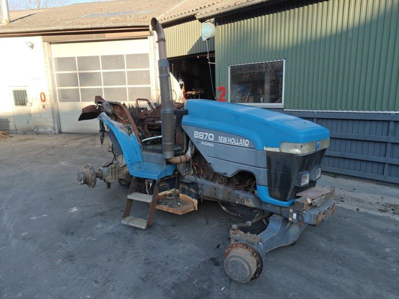 New Holland 8870