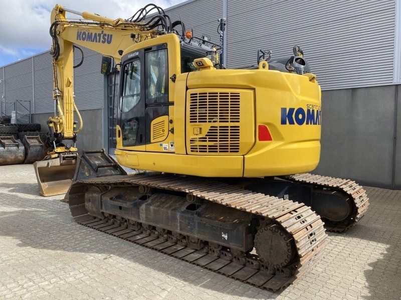 Komatsu PC228USLC-11