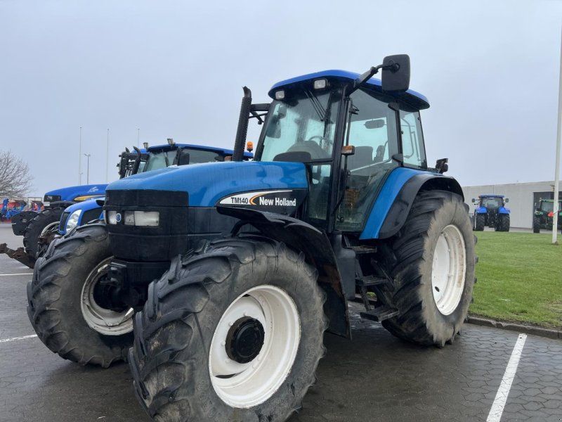 New Holland TM140