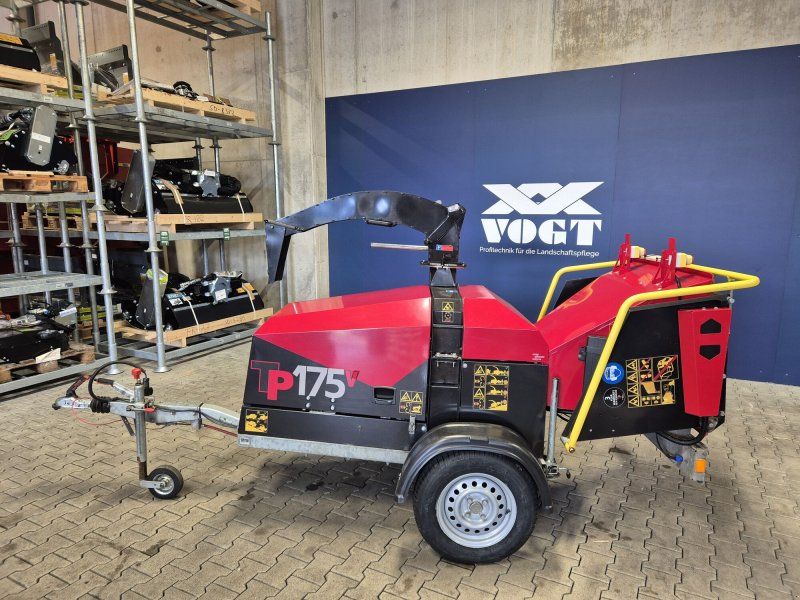 TP 175 MOBILE D Holzhacker mit Dieselmotor und PKW-Fahrwerk-Vorführ