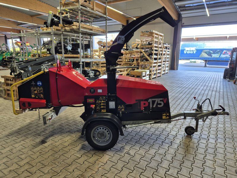 TP 175 MOBILE D Holzhacker mit Dieselmotor und PKW-Fahrwerk-Vorführ