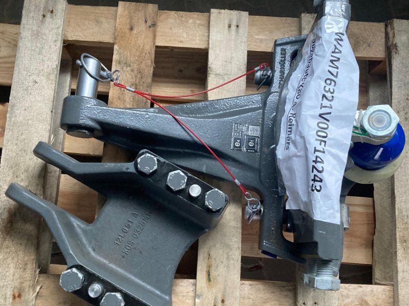 Fendt Zugkugelkupplung mit Anbau