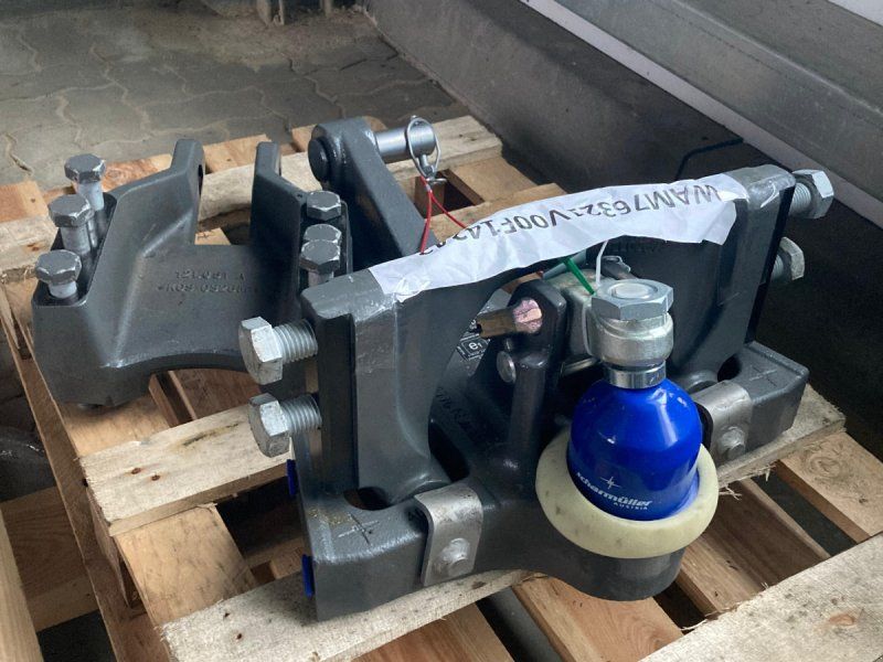 Fendt Zugkugelkupplung mit Anbau