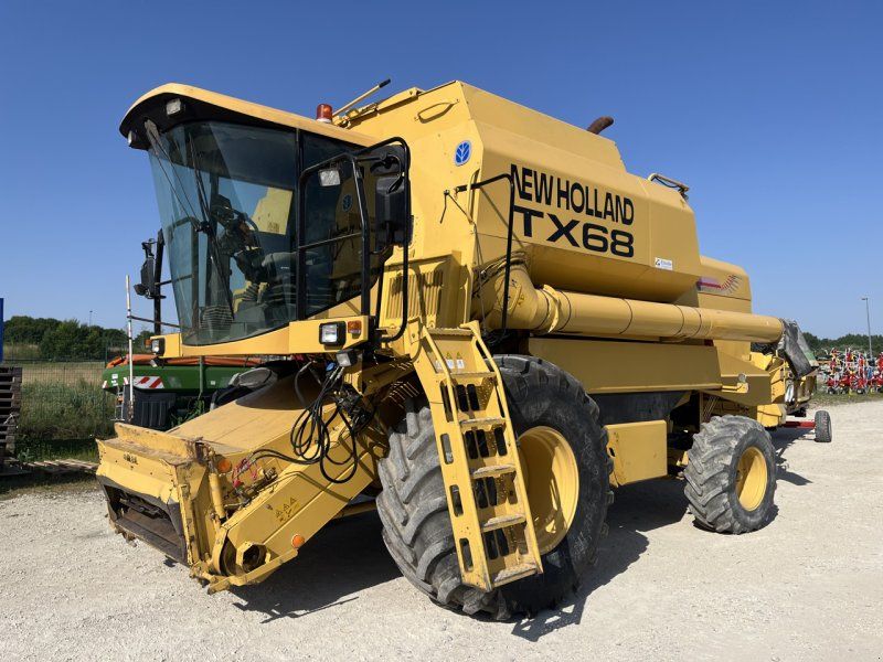 New Holland TX68