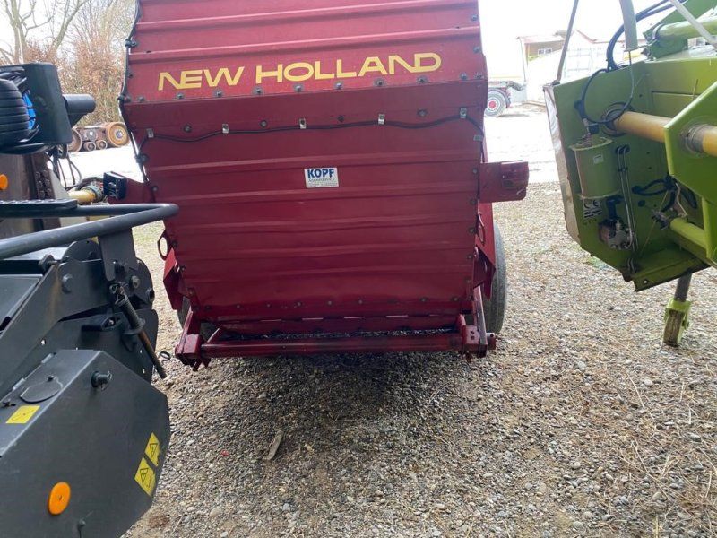New Holland Rund Typ 841 Landwirtmaschine