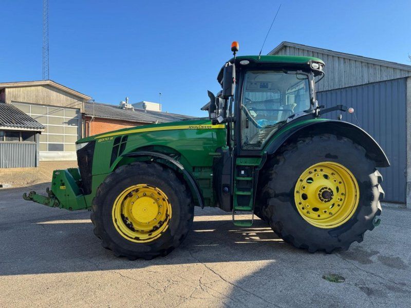 John Deere 8370R