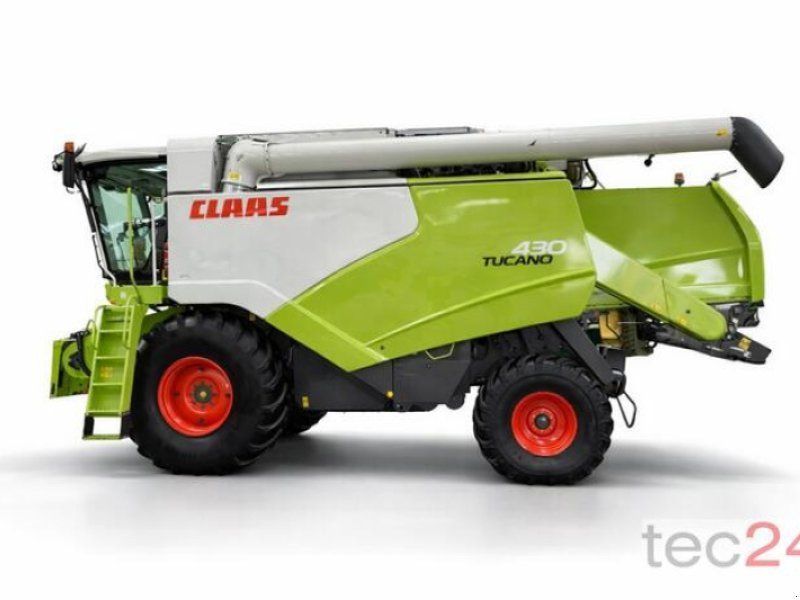 Claas Tucano 430 mit Varioschneidwerk