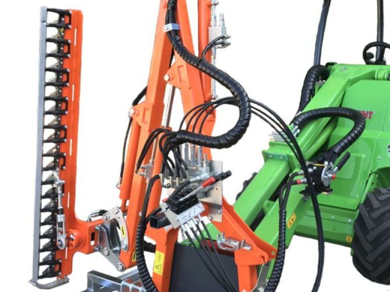 At Hydraulische Heckenschere mit Seitenhubarm