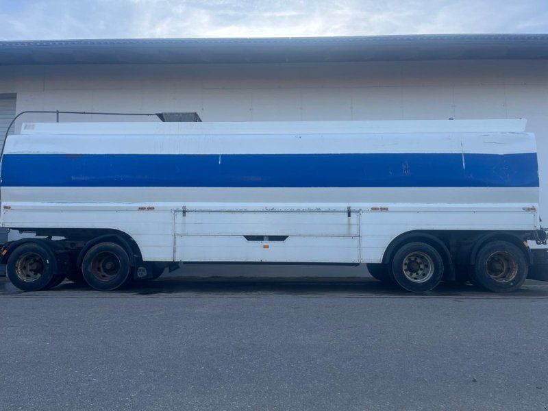 Keiner Zubringfass 4 Achs Güllefass Zubringer