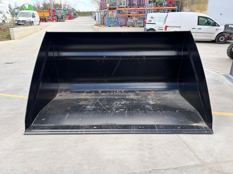 Manitou Leichtgutschaufel mit geschraubter Schürfleiste