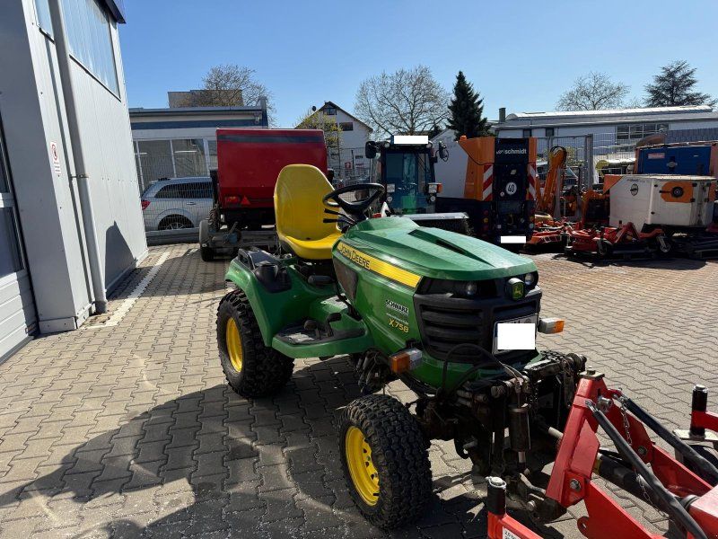 John Deere X 758