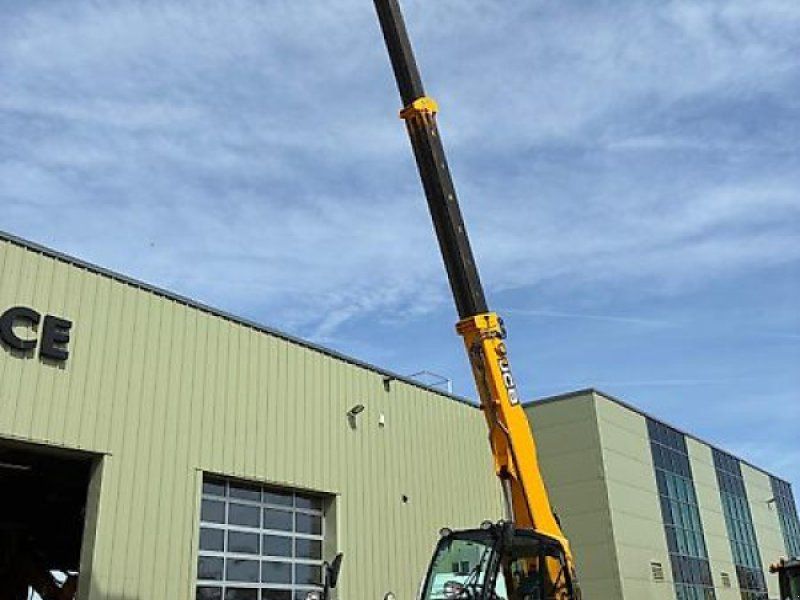 JCB 535-125 HiViz