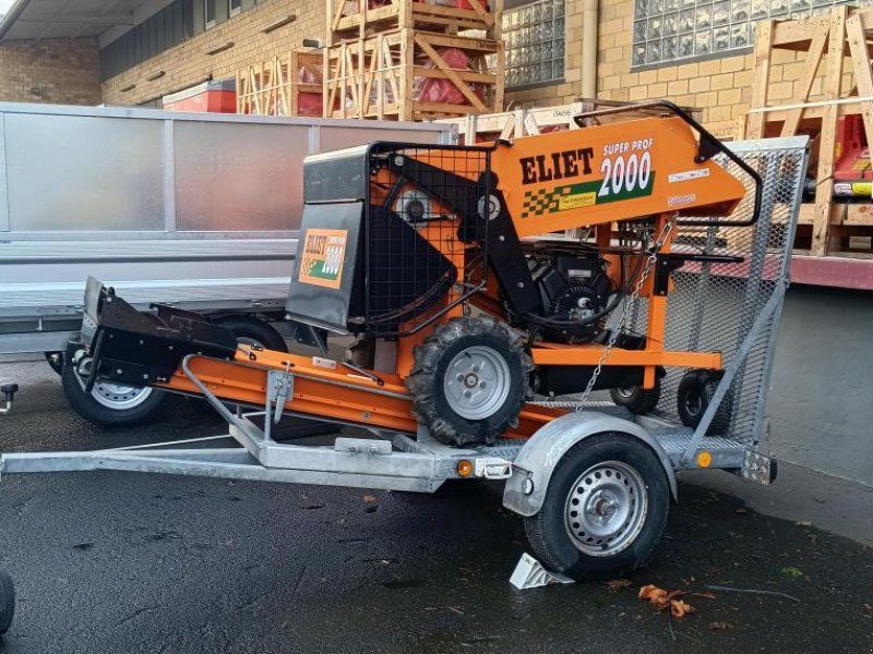 Eliet SuperProf 2000 auf Anhänger